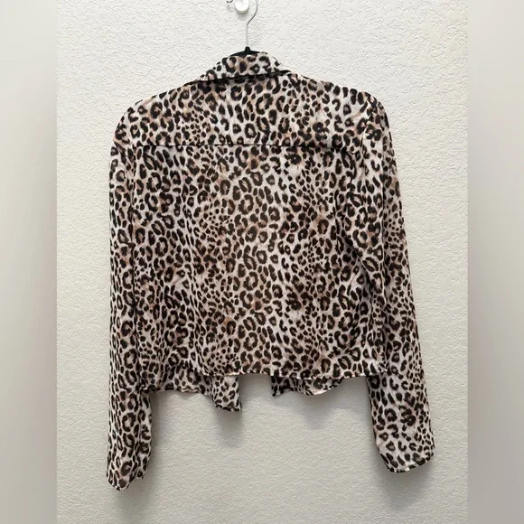 WAYF Sussex Button-Up Shirt in Leopard Small Nordstrom Mobwife Tate Macrae - Picture 5 of 5
